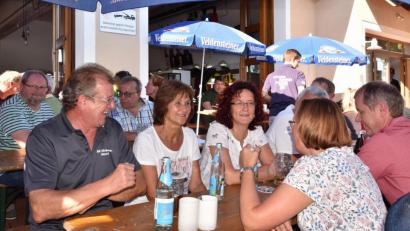 Bild: no
Über einen guten Besuch freuen sich die Verantwortlichen der Feuerwehr Illschwang beim Hallenfest.