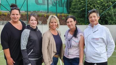 Bild: exb
Die erfolgreiche Damen-40-Mannschaft des TC Paulsdorf mit (von links) Claudia Weiß, Katrin Lobedann, Claudia Demleitner, Alexandra Lauber, Irene Koch. Zum Team gehörten zudem Susanne Reinwald und Sonja Bomertl.