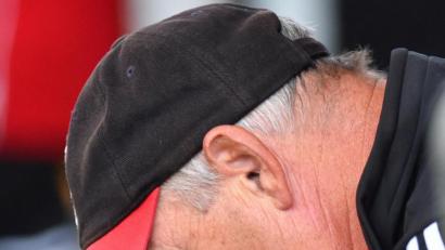 Bild: A. Schwarzmeier
Zwei dumme Gegentore gaben SC-Trainer Roland Rittner am Donnerstag in Wernberg zu denken. Gegen den FC Amberg muss seine Defensive wieder konzentrierter zu Werke gehen.