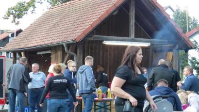 Bild: hme
Rund um den Grill ist immer was los.