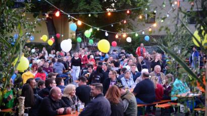 Bild: bey
Die Burkhardsriether feiern ein idyllisches Sommernachtsfest.