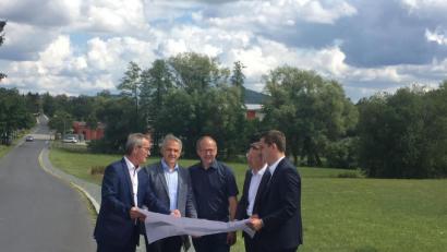 Bild: tef
Werner Nickl (von links), Roland Grillmeier, Roman Schäffler, Tobias Reiß und Christian Doleschal.