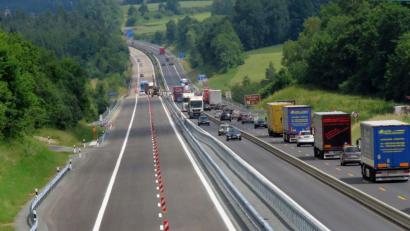 Bild: Gerhard Götz
Auf der A 93 wird ab Samstag die Fahrbahn zwischen Wunsiedel und Pechbrunn erneuert.