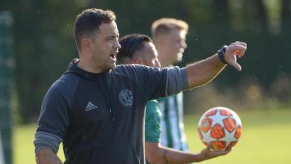 Bild: ref
Gebenbachs Trainer Faruk Maloku weiß, was mit dem ASV Cham auf seine Mannschaft zukommt: "Die spielen frisch und unbekümmert auf", sagt er.