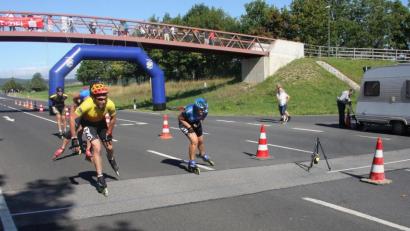Bild: wro
Einer der Höhepunkte war das 10-Kilometer-Jugend-Masters am Vormittag , für das die Umgehungsstraße und der Kreisverkehr mehrmals befahren werden mussten.