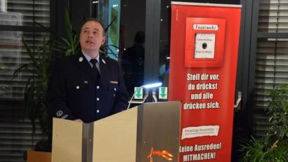 Bild: mde
„Zur Sicherstellung eines geordneten und vor allem sicheren Feuerwehrdienstbetriebes benötigen wir ein zukunftsfähiges Gerätehaus“ sagte Kommandant Peter Denz.
