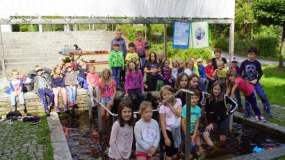 Bild: mmj
Das macht Spaß: Mit dem Gartenbauverein ging es ins Kneipp-Becken.