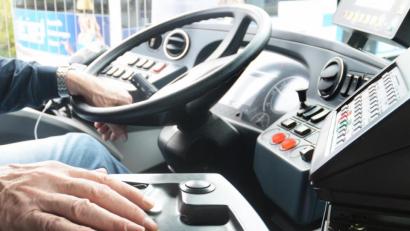 Bild: Gabi Schönberger
Ab 1. September gibt es Fahrkarten im Tarifgebiet Oberpfalz Nord (TON) für Busfahrten auch mobil und bargeldlos.