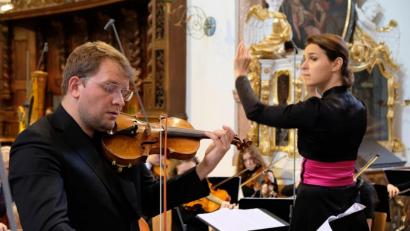 Bild: do
In kongenialer Partnerschaft vereint: Dirigentin Oksana Lyniv und Star-Geiger Valerijy Sokolov bei der Vorstellung von Werken ukrainischer Komponisten