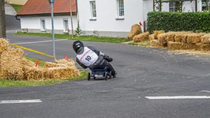 Bild: exb
Auf der abschüssigen Strecke durch Münchenreuth werden die "Rennpiloten" wieder stark gefordert sein.