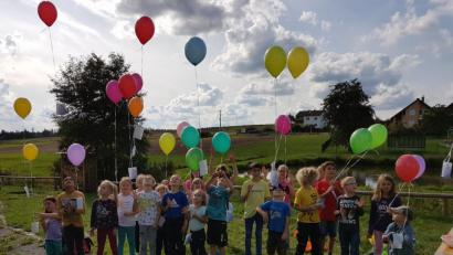 Bild: bk
Das große Luftballonsteigen ist krönender Abschluss des Kinderfests in Trippach.