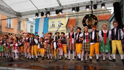 Bild: eib
Beim Chodenfest in Domažlice (Taus) waren die Gäste aus der Oberpfalz vom Nachwuchs des Folklore-Ensembles aus Postrekov begeistert.