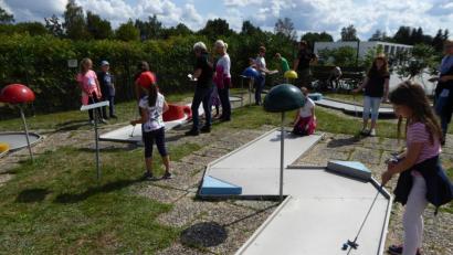 Bild: stn
Viel Spaß hatten die Kids beim Minigolfturnier.