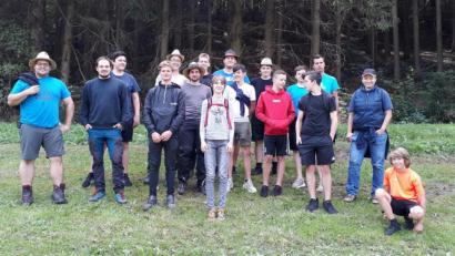 Bild: du
Höhepunkt des Zeltlagers in Lückenrieth war für die 20 Teilnehmer eine Wanderung zur Burg Leuchtenberg mit Führung und Wettbewerb.