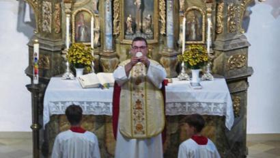 Bild: jzk
Ein letztes Mal feierte Pfarrer Konrad Amschl Gottesdienst in der Filialkirche Oberndorf.