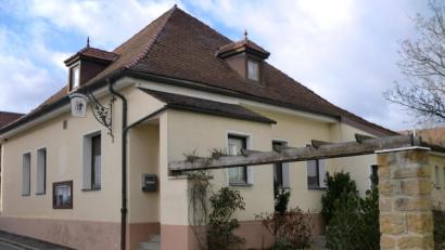 Bild: sh
Der erste richtige Kindergarten in der Pfarrer-Meiler-Straße in Schnaittenbach hat dort von 1917 bis 1957, also 40 Jahre lang, Bestand, bevor er durch einen Neubau in der Dr.-Carl-Eibes-Straße ersetzt wird.