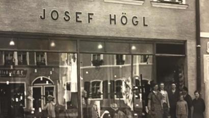 Repro: Elmar Högl/exb
Textilgeschäft Högl Kemnath: So sah das Hutgeschäft Josef Högl ursprünglich aus. Über die Jahre wurde es mehrfach umgebaut und sowohl die Verkaufsfläche als auch das Sortiment erweitert.