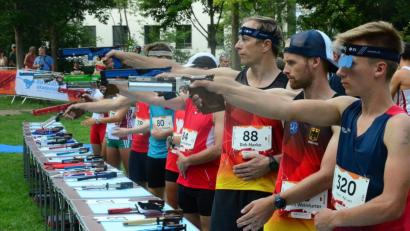 Bild: Kunz
Anvisieren über Kimme und Korn. Eine ruhige Hand ist beim Schießen mit den Spezialwaffen nötig.