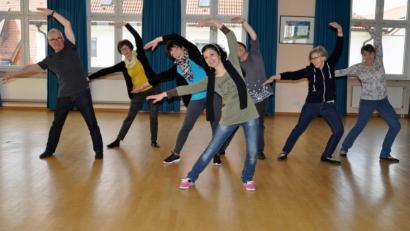 Bild: exb
Ob Yoga, Reha oder - wie hier im Bild - tänzerische Gymnastik: Kurse aus dem Bereich Gesundheit und Bewegung bringen die Besucher des Maria-Seltmann-Hauses in Schwung.