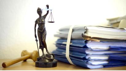 Bild: Volker Hartmann/dpa
Die Justiz braucht zur Klärung des Falls eine weitere Verhandlung.