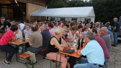Bild: ral
Wein- und Speisenauswahl traf genau den Geschmack der vielen Festbesucher.