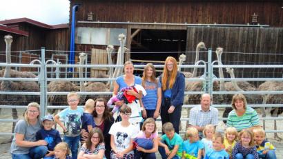 Bild: sm
Beim Ferienprogramm besuchen die Haberländer Kinder zusammen mit der CSU eine Straußenfarm.