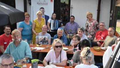 Bild: hcz
Beste Stimmung herrscht beim Terrassenfest der SPD Weiden- Ost.