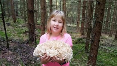 Bild: pi
Katharina Götz freut sich riesig über ihren Schwammerlfund.