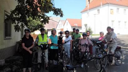 Bild: wmi
Jedes Jahr sucht Gerhard Hey eine neue Radtour aus. Nachdem vergangenes Jahr der Landkreis Bayreuth an der Reihe war, war dieses Mal der Landkreis Amberg-Sulzbach das Ziel.