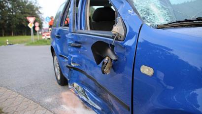 Bild: jma
Bei Deining hat ein Autofahrer ein Motorrad übersehen. Es kam zum Zusammenstoß.