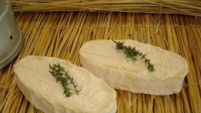 Bild: GAEC Froidevaux Cornuet in Perrusson 
Das Bundesamt für Verbraucherschutz und Lebensmittelsicherheit warnt vor dem Verzehr mehrerer Weichkäse-Sorten.