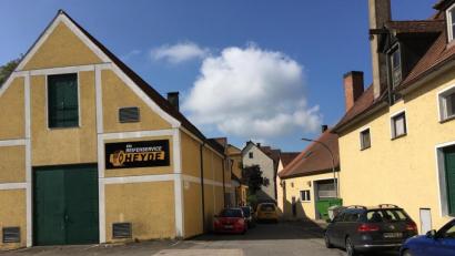 Bild: ihl
Auf dem Platz vor dem früheren Kühlhaus des Weißen Brauhauses wird morgen nach mehreren Jahren das Bügerlfest gefeiert