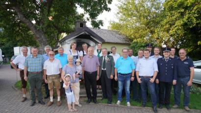 Bild: fvo
Josef Müller (vorne, Mitte) freut sich über die vielen Glückwünsche zum Geburtstag.