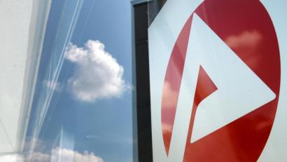 Bild: Jens Kalaene/zb/dpa
Die Agentur für Arbeit hat ausgewertet, wie viel die Menschen im Mittel verdienen. Die Entgeltstatistik gibt auch Auskunft über geografische Unterschiede, Entgelt nach Altersgruppen, Geschlecht und einzelnen Berufen.