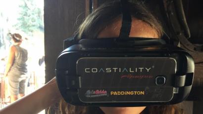 Bild: Unger, Heike
Virtual Reality auf der Achterbahn: Spezielle Brillen verlegen die reale Fahrt in eine virtuelle Welt.