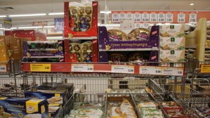 Bild: ads
Lebkuchen und andere Weihnachtsleckereien füllen in August bereits die Regale.