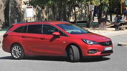 Bild: bz
Der Astra ist für Opel ein extrem wichtiges Modell. Seit 1991 sind über 14 Millionen Einheiten vom Band gelaufen. In zwei Jahren soll es eine Neuauflage geben. Dann auf Basis des Peugeot 308.