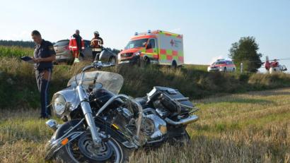Bild: dob
Schwere Verletzungen zog sich der Biker aus Brandenburg bei einem offenbar selbst verschuldeten Unfall zu. Am hochwertigen Motorrad entstand ein Schaden in Höhe von 20 000 Euro.
