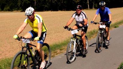 Bild: zer
Wolfgang Pienz, Hans Heindl und Anton Luber (von links) sind drei von vielen Teilnehmern am 17. Pirker Kreisel.