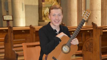 Bild: hcz
Peter Ermer erinnert in seinem Kurzkonzert in St. Josef an seine langjährige Lehrerin Luise Janhson.