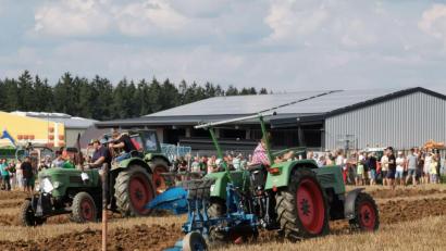 Bild: gz
Beim Wettackern traten die Bulldogbesitzer mit Ein- bis Dreischarpflügen an.