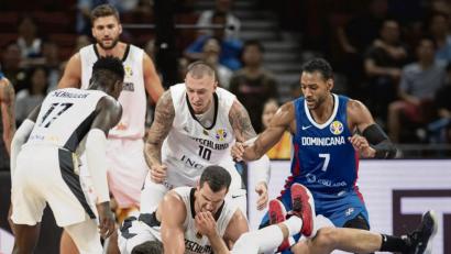 Bild: dpa
Es sollte nicht sein. Auch gegen die Dominikanische Republik kassierten die deutschen Basketballer (weiß) eine Niederlage.
