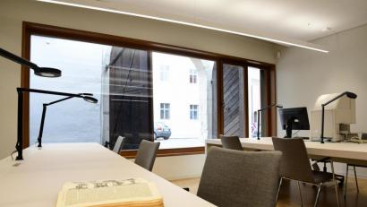 Bild: Petra Hartl
Das kurfürstliche Wagenhaus wurde im Zuge einer Haus-in-Haus-Lösung in ein modernes Stadtarchiv umgebaut.