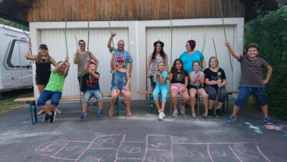 Bild: soj
Mit Begeisterung waren die Kinder beim Kegeln und Spielen beim Ferienprogramm des Trachtenvereins bei der Sache.