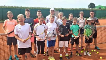 Bild: exb
Viel Neues gelernt haben spielerfahrene Kinder und Jugendliche bei einem Tennis-Camp.