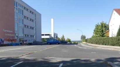 Bild: rn
Die Dr.-Friedrich-Arnold-Straße, die Verbindungsstraße zwischen Jahn- und Oberer Zinkenbaumstraße, ist am Dienstag, 10. September, wegen des Einrichtens von Bushaltestellen für den Verkehr gesperrt.