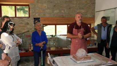 Bild: wro
Am "Tag des offenen Denkmals" zeigt die Gesellschaft Steinwaldia wie früher Glas bearbeitet wurde.