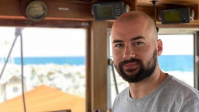 Bild: Human Blood/Mission Lifeline
Der in Freudenberg aufgewachsene Benjamin Hartmann auf der "Eleonore".