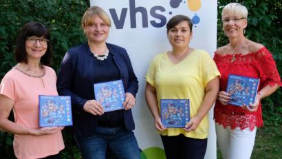Bild: do
Das VHS-Team mit Christine Geyer, Angelika Denk, Tatjana Hoff und Carola Reichert (von links) stellt ein Herbst-/Winterprogramm 2019/20 mit viel Abwechslung vor. Anmeldungen sind ab Montag, 9. September, möglich.