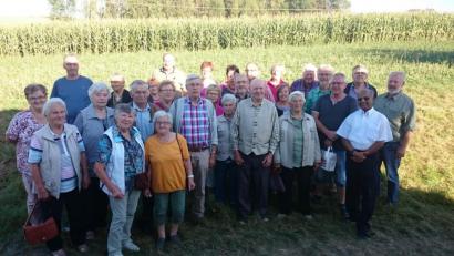 Bild: snn
Pfarrer Joseph Madathiparampil (Zweiter von rechts) mit den Hohenkemnather Mausberg-Pilgern.